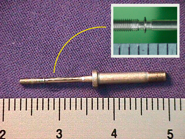 カメラに使用されるねじ